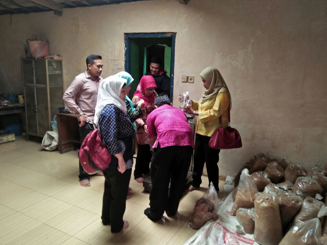Kunjungan dan Supervisi Bantuan Alat Bagi IKM Gula Kelapa di Kabupaten Cilacap