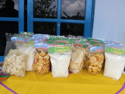 Produk olahan singkong Koperasi Serayu Mukti yang dapat menjadi media promosi Kampung Mocaf