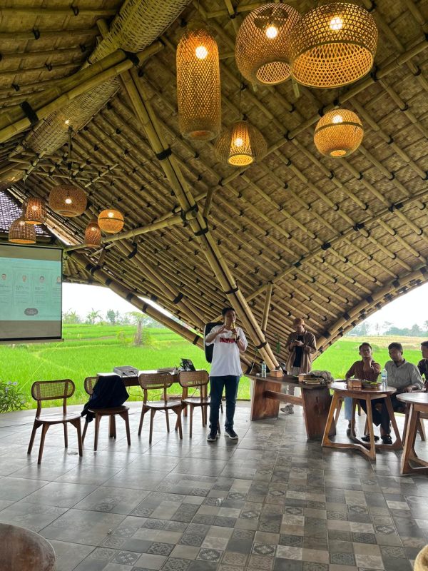 Presentasi Softlaunching Website